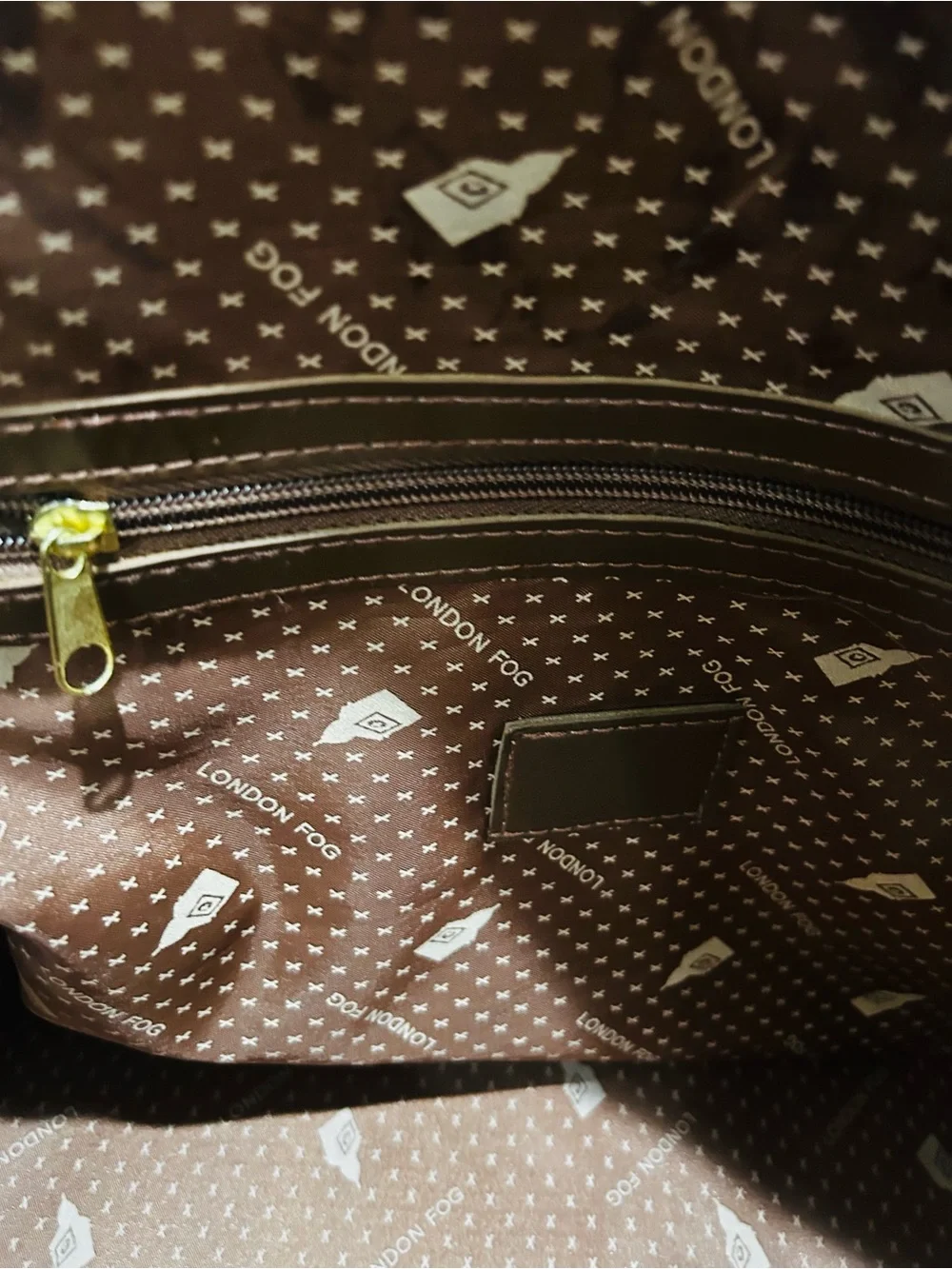 LONDON FOG Cambridge Weekender Bag 22”